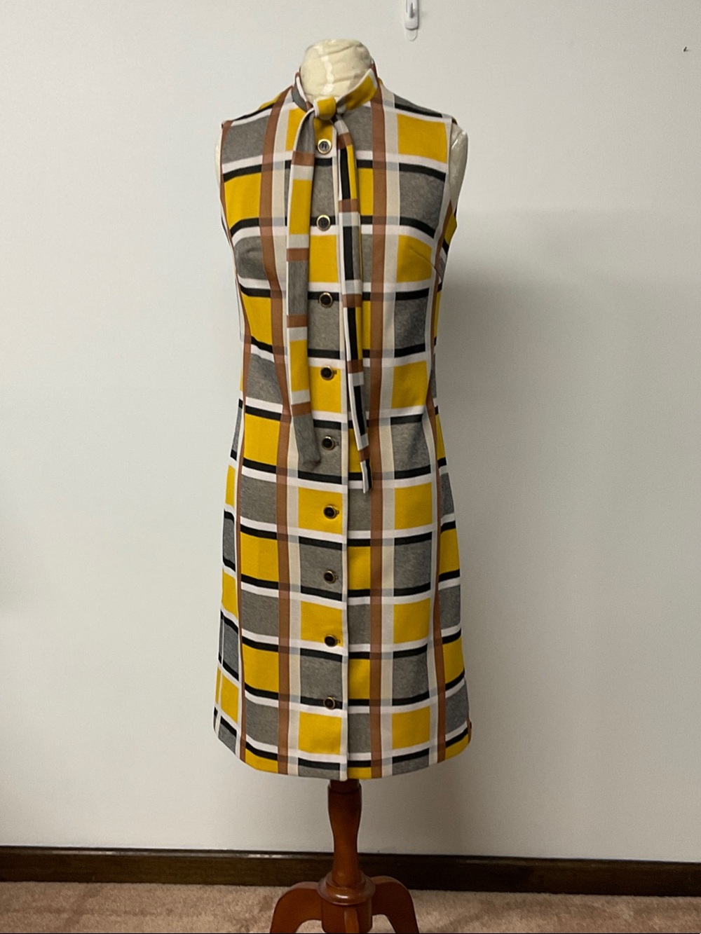 Vintage Women’s Sleeveless Tie-Neck Midi Dress in Yellow Plaid size 4